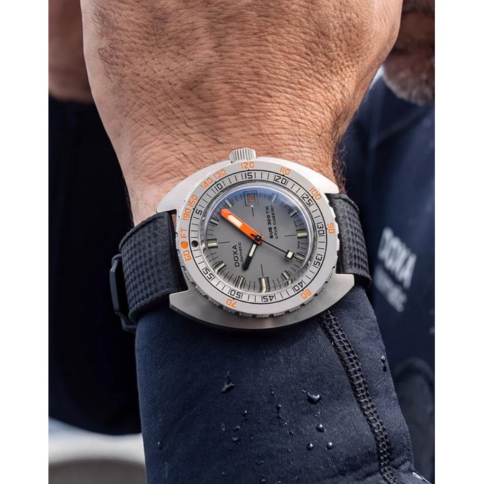 DOXA - SUB 300 Ti5 CLIVE CUSSLER 823.50.121.20-SE14 DOXA - SUB 300 Ti5 CLIVE CUSSLER 823.50.121.20-SE14