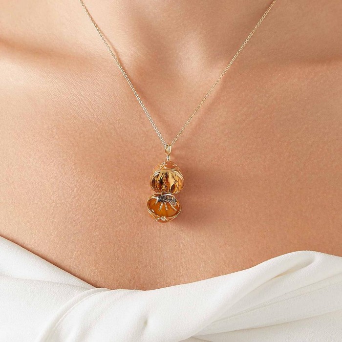FABERGE - Heritage Surprise Bee Pendant 3543/25
